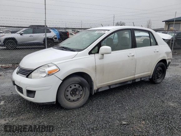 2007 Nissan Versa 1.8 SL with VIN 3N1BC11E67L402475, listed as a Copart auction lot 84464734 with 62,399 mi miles and Salvage Title. Bid and sale history available at carsss.com. Image 1.