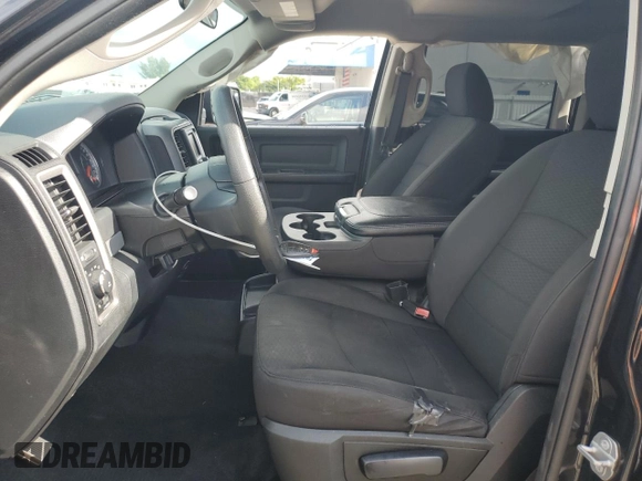 2018 Ram 1500 Express z VIN 1C6RR6KT1JS295484, wystawiony jako Copart lot #69132994 z przebiegiem 146 900 mil mil oraz Nie do naprawy • Non repairable. Historia ofert i sprzedaży dostępna na DreamBid. Obrazek 7.