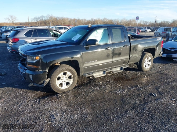 2017 Chevrolet Silverado 1500 LT with VIN 1GCVKREC8HZ331875, listed as a IAAI auction lot 40960777 with 147,157 mi miles. Bid and sale history available at carsss.com. Image 16.