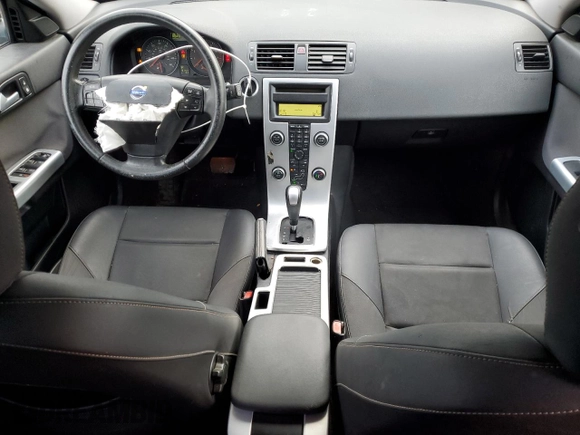 2010 Volvo V50 with VIN YV1382MW9A2563063, listed as a Copart auction lot 82183694 with 181,464 mi miles and Salvage Title. Bid and sale history available at carsss.com. Image 8.