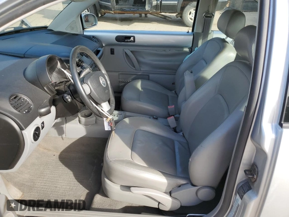 2003 Volkswagen New Beetle Coupe GLX with VIN 3VWDD21C23M414549, listed as a Copart auction lot 75766924 with 106,746 mi miles and Salvage Title. Bid and sale history available at carsss.com. Image 7.