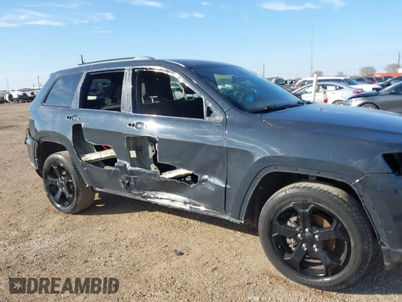 2018 Jeep Grand Cherokee Laredo E with VIN 1C4RJFAG4JC370502, listed as a IAAI auction lot 41342367 with 104,307 mi miles. Bid and sale history available at carsss.com. Image 6.