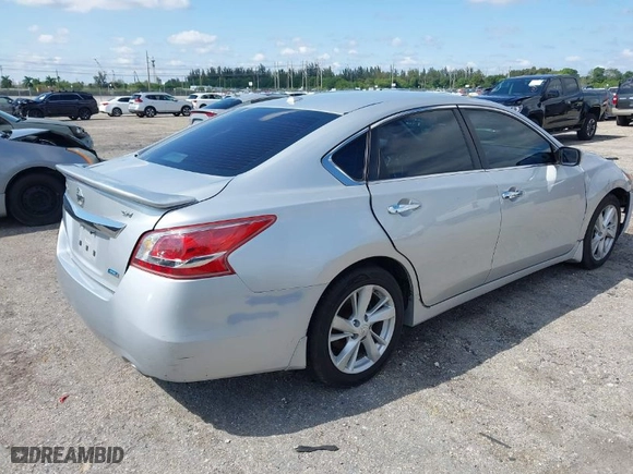 2013 Nissan Altima 2.5 SL with VIN 1N4AL3AP0DC143100, listed as a IAAI auction lot 41998585 with 102,564 mi miles. Bid and sale history available at carsss.com. Image 4.