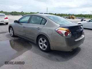 2007 Nissan Altima SL z VIN 1N4BL21EX7C201361, wystawiony jako IAAI lot #42329145 z przebiegiem 62 244 mil mil oraz . Historia ofert i sprzedaży dostępna na DreamBid. Obrazek 3.