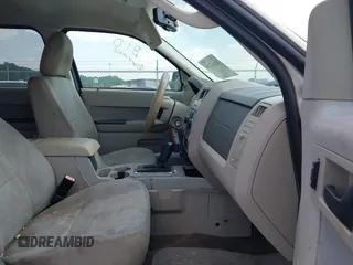 2010 Ford Escape XLT z VIN 1FMCU9D72AKC78719, wystawiony jako IAAI lot #42467034 z przebiegiem Nie podano mil oraz . Historia ofert i sprzedaży dostępna na DreamBid. Obrazek 5.