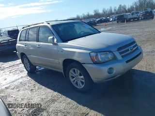 2007 Toyota Highlander w/3rd Row z VIN JTEDW21A270019125, wystawiony jako IAAI lot #41671395 z przebiegiem 138 440 mil mil oraz . Historia ofert i sprzedaży dostępna na DreamBid. Obrazek 1.