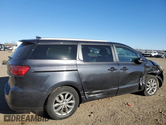 2021 Kia Sedona LX with VIN KNDMB5C1XM6671806, listed as a Copart auction lot 83027514 with 58,884 mi miles and Salvage Title. Bid and sale history available at carsss.com. Image 3.