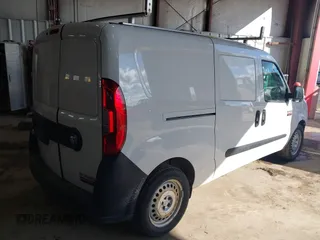 2019 Ram ProMaster City Cargo Tradesman z VIN ZFBHRFAB7K6M61484, wystawiony jako IAAI lot #41584872 z przebiegiem 63 558 mil mil oraz . Historia ofert i sprzedaży dostępna na DreamBid. Obrazek 4.
