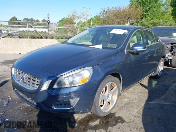 2013 Volvo S60 T5 Premier with VIN YV1612FS5D2189034, listed as a IAAI auction lot 42055704 with 134,225 mi miles. Bid and sale history available at carsss.com. Image 2.
