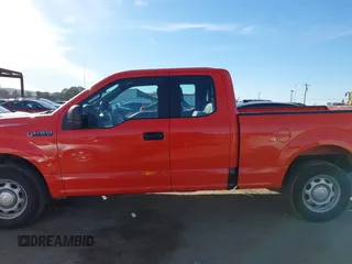 2019 Ford F-150 XL z VIN 1FTEX1C58KKE18358, wystawiony jako IAAI lot #41675683 z przebiegiem 220 646 mil mil oraz . Historia ofert i sprzedaży dostępna na DreamBid. Obrazek 14.