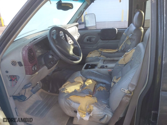 1997 Chevrolet Tahoe with VIN 1GNEK13R9VJ428657, listed as a IAAI auction lot 41324736 with 250,008 mi miles. Bid and sale history available at carsss.com. Image 5.