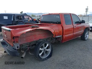 2001 Chevrolet Silverado 1500 LS with VIN 2GCEC19T111377779, listed as a IAAI auction lot 41922163 with 197,971 mi miles. Bid and sale history available at carsss.com. Image 4.