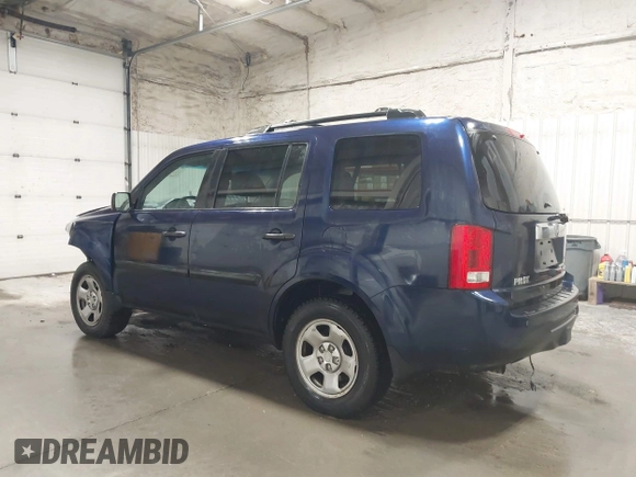 2014 Honda Pilot LX with VIN 5FNYF4H28EB015045, listed as a IAAI auction lot 40132499 with 139,845 mi miles and . Bid and sale history available at DreamBid. Image 3.