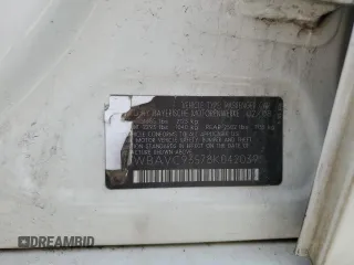 2008 BMW 3 Series 328xi z VIN WBAVC93578K042039, wystawiony jako Copart lot #63218255 z przebiegiem Nie podano mil oraz Szkoda całkowita • Salvage title. Historia ofert i sprzedaży dostępna na DreamBid. Obrazek 13.