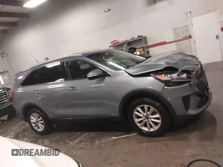 2020 Kia Sorento LX with VIN 5XYPGDA32LG663708, listed as a IAAI auction lot 41172341 with 61,729 mi miles. Bid and sale history available at carsss.com. Image 13.