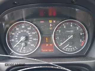 2009 BMW 3 Series 328i xDrive z VIN WBAPK73549A449839, wystawiony jako IAAI lot #42265190 z przebiegiem 114 179 mil mil oraz . Historia ofert i sprzedaży dostępna na DreamBid. Obrazek 7.