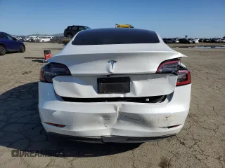 2023 Tesla Model 3 z VIN 5YJ3E1EA8PF715450, wystawiony jako Copart lot #51101045 z przebiegiem 48 308 mil mil oraz Szkoda całkowita • Salvage title. Historia ofert i sprzedaży dostępna na DreamBid. Obrazek 6.