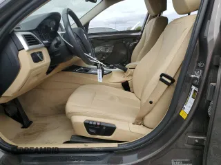 2013 BMW 3 Series 328i z VIN WBA3C1C54DF440529, wystawiony jako Copart lot #48949335 z przebiegiem 83 765 mil mil oraz Szkody całkowita. Historia ofert i sprzedaży dostępna na DreamBid. Obrazek 7.