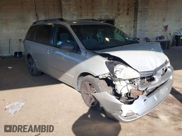 2005 Toyota Sienna LE with VIN 5TDBA23C75S046310, listed as a IAAI auction lot 42063973 with 127,509 mi miles. Bid and sale history available at carsss.com. Image 1.