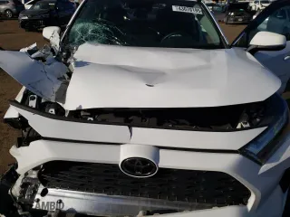 2022 Toyota RAV4 XLE with VIN 2T3P1RFV2NC274355, listed as a Copart auction lot 43070195 with 43,054 mi miles and Salvage Title. Bid and sale history available at carsss.com. Image 14.