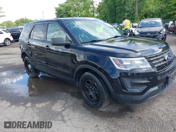 2018 Ford Police Interceptor Utility z VIN 1FM5K8AR4JGB93026, wystawiony jako IAAI lot #41975110 z przebiegiem 104 386 mil mil oraz . Historia ofert i sprzedaży dostępna na DreamBid. Obrazek 1.