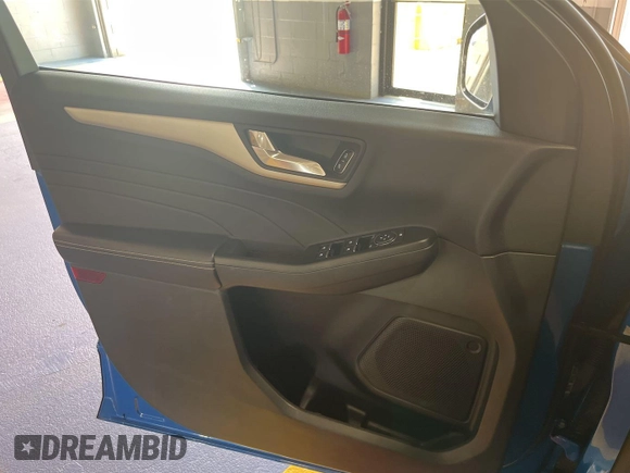 2021 Ford Escape SEL with VIN 1FMCU9H99MUA91420, listed as a IAAI auction lot 42569696 with 10,319 mi miles and . Bid and sale history available at DreamBid. Image 31.