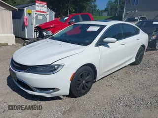 2015 Chrysler 200 Limited с VIN 1C3CCCAB2FN707428, выставлен на аукционе IAAI как лот 42633579 с пробегом 138 291 миль миль и . История ставок и продаж доступна на DreamBid. Изображение 17.