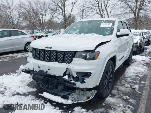 2017 Jeep Grand Cherokee Laredo with VIN 1C4RJFAG2HC951071, listed as a IAAI auction lot 41536568 with 99,941 mi miles. Bid and sale history available at carsss.com. Image 17.