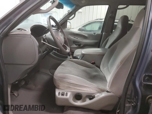 2000 Ford Expedition XLT with VIN 1FMPU16LXYLB28407, listed as a Copart auction lot 44970675 with 197,690 mi miles and Clean Title. Bid and sale history available at DreamBid. Image 7.