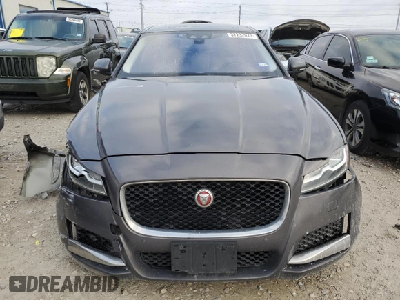2017 Jaguar XF 20d Prestige with VIN SAJBE4BN4HCY23617, listed as a Copart auction lot 37232073 with 111,193 mi miles. Bid and sale history available at carsss.com. Image 5.