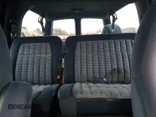1994 Chevrolet Suburban z VIN 1GNFK16K4RJ348093, wystawiony jako Copart lot #87352784 z przebiegiem 118 442 mil mil oraz Nie do naprawy • Non repairable. Historia ofert i sprzedaży dostępna na DreamBid. Obrazek 10.