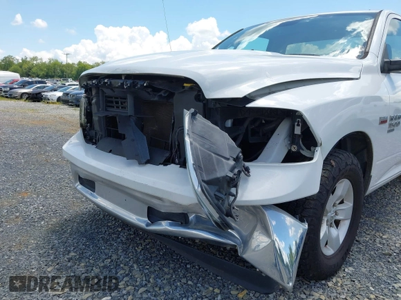 2019 Ram 1500 Tradesman z VIN 3C6JR6DT4KG561518, wystawiony jako IAAI lot #42726625 z przebiegiem 161 859 mil mil oraz . Historia ofert i sprzedaży dostępna na DreamBid. Obrazek 6.