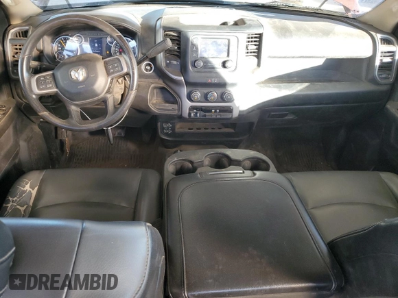 2019 Ram 2500 Tradesman z VIN 3C6UR5CL2KG614175, wystawiony jako Copart lot #85055404 z przebiegiem 106 566 mil mil oraz Szkoda całkowita • Salvage title. Historia ofert i sprzedaży dostępna na DreamBid. Obrazek 8.