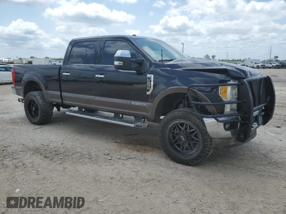 2017 Ford F-250 Lariat z VIN 1FT7W2BT6HEC53709, wystawiony jako Copart lot #54192075 z przebiegiem 272 966 mil mil oraz Szkoda całkowita • Salvage title. Historia ofert i sprzedaży dostępna na DreamBid. Obrazek 4.