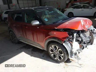 2020 Kia Soul LX with VIN KNDJ23AU4L7050350, listed as a IAAI auction lot 41608088 with 81,344 mi miles. Bid and sale history available at carsss.com. Image 1.