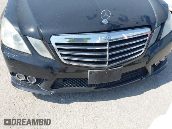 2010 Mercedes-Benz E-Class E 350 Luxury with VIN WDDHF8HB4AA157697, listed as a IAAI auction lot 42025686 with 205,626 mi miles. Bid and sale history available at carsss.com. Image 6.