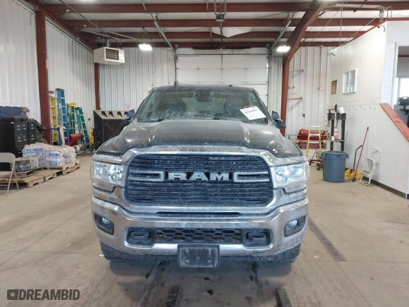 2019 Ram 2500 Big Horn with VIN 3C6UR5DJ8KG570650, listed as a IAAI auction lot 41646906 with 187,522 mi miles. Bid and sale history available at carsss.com. Image 6.