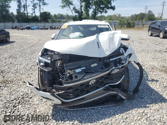 2024 Volkswagen Atlas SE z VIN 1V2WE2CA7RC259140, wystawiony jako Copart lot #54917825 z przebiegiem Nie podano mil oraz Szkoda całkowita • Salvage title. Historia ofert i sprzedaży dostępna na DreamBid. Obrazek 5.