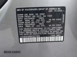 2025 Volkswagen Atlas SE z VIN 1V2HR2CA8SC531486, wystawiony jako IAAI lot #42508906 z przebiegiem 10 565 mil mil oraz . Historia ofert i sprzedaży dostępna na DreamBid. Obrazek 9.