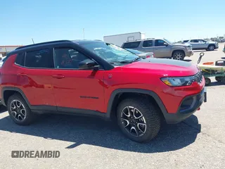 2025 Jeep Compass Trailhawk with VIN 3C4NJDDN7ST550950, listed as a IAAI auction lot 42540153 with 8,546 mi miles and . Bid and sale history available at DreamBid. Image 13.