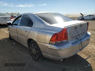 2008 Volvo S60 2.5T with VIN YV1RH592482680707, listed as a Copart auction lot 76586424 with 188,133 mi miles and Salvage Title. Bid and sale history available at carsss.com. Image 2.