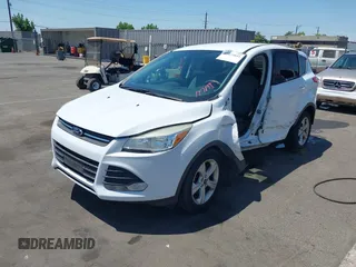 2015 Ford Escape SE z VIN 1FMCU0GX9FUA62790, wystawiony jako IAAI lot #42475851 z przebiegiem 135 697 mil mil oraz . Historia ofert i sprzedaży dostępna na DreamBid. Obrazek 2.