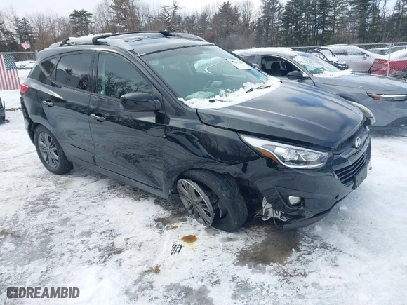 2015 Hyundai Tucson SE with VIN KM8JU3AG2FU103035, listed as a IAAI auction lot 41592256 with 105,792 mi miles. Bid and sale history available at carsss.com. Image 1.