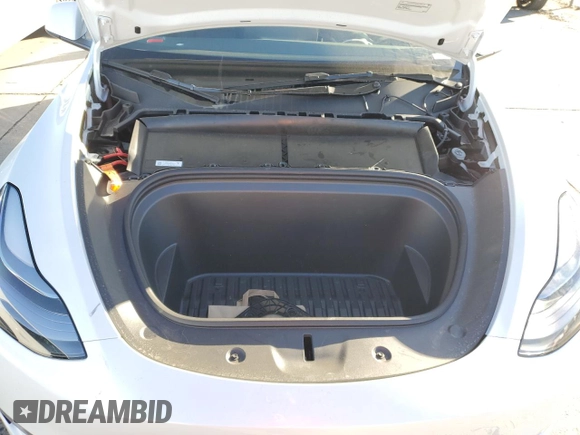 2025 Tesla Model Y Long Range with VIN 7SAYGDEDXSF228371, listed as a Copart auction lot 43925575 with 2,848 mi miles and Salvage Title. Bid and sale history available at DreamBid. Image 11.