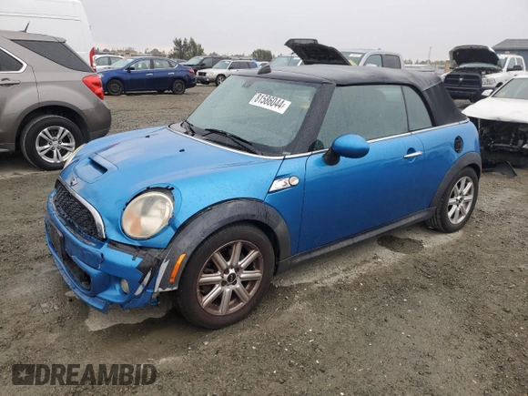 2011 MINI Convertible S с VIN WMWZP3C52BTX82943, выставлен на аукционе Copart как лот 81586044 с пробегом 145 543 миль миль и Списание • Salvage title. История ставок и продаж доступна на DreamBid. Изображение 1.