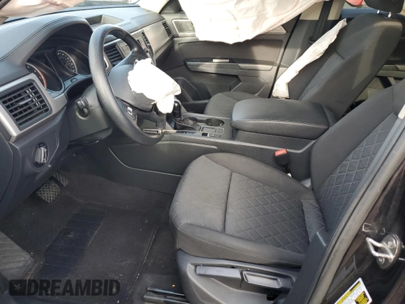 2020 Volkswagen Atlas S with VIN 1V2AP2CA2LC500114, listed as a Copart auction lot 82562394 with 114,404 mi miles and Non repairable. Bid and sale history available at DreamBid. Image 7.