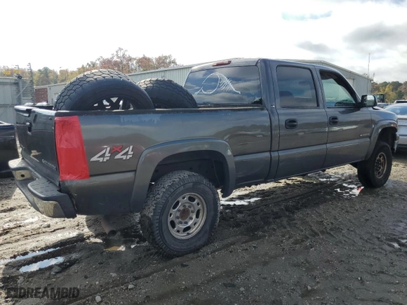 2002 Chevrolet Silverado 1500HD LT with VIN 1GCGK13U82F207121, listed as a Copart auction lot 79967784 with 343,097 mi miles and Clean Title. Bid and sale history available at carsss.com. Image 3.