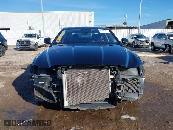 2019 Jaguar XF 25t Premium with VIN SAJBJ4FX5KCY78947, listed as a IAAI auction lot 41261473 with 68,891 mi miles. Bid and sale history available at carsss.com. Image 13.