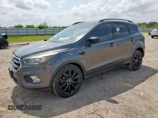 2017 Ford Escape SE z VIN 1FMCU0GDXHUB42673, wystawiony jako Copart lot #56492585 z przebiegiem 162 442 mil mil oraz Szkoda całkowita • Salvage title. Historia ofert i sprzedaży dostępna na DreamBid. Obrazek 1.