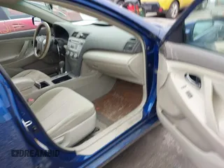 2011 Toyota Camry LE z VIN 4T4BF3EK7BR140000, wystawiony jako IAAI lot #41677891 z przebiegiem 171 718 mil mil oraz . Historia ofert i sprzedaży dostępna na DreamBid. Obrazek 5.